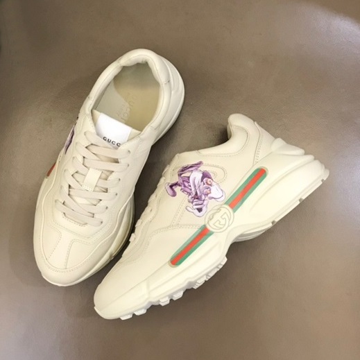 グッチユニセックスアイボリーu272