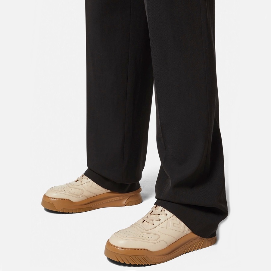 ヴェルサーチェメンズアイボリースニーカーr05