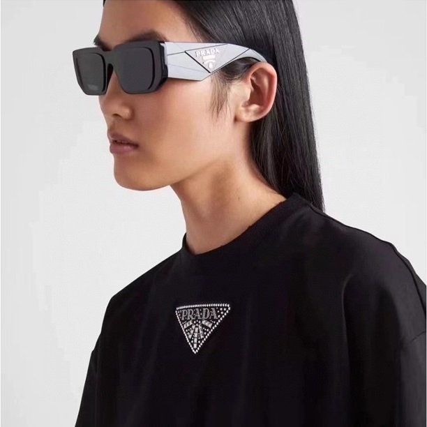 プラダユニセックスブラッククルーネック半袖Tシャツr318