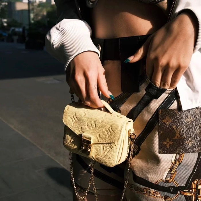 ルイヴィトンレディースイエローメティスv560