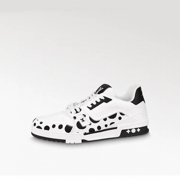 ルイヴィトンメンズブラックスニーカーv625