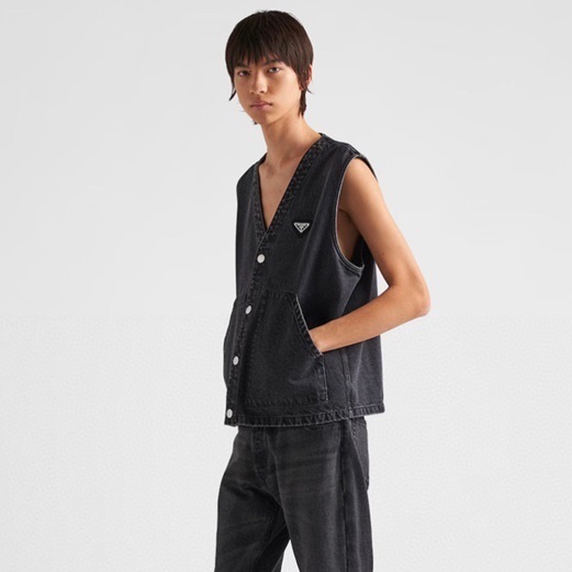 プラダメンズブラックベストr341