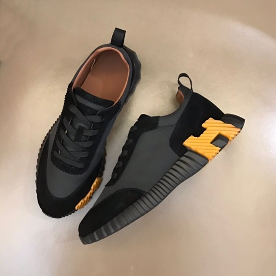 エルメスメンズブラックスニーカーe94