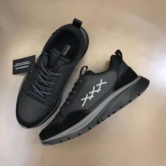 エルメネジルドゼニアメンズブラックスニーカーe71