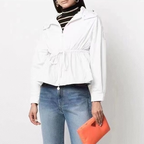 モンクレールレディースホワイトジャケットo109