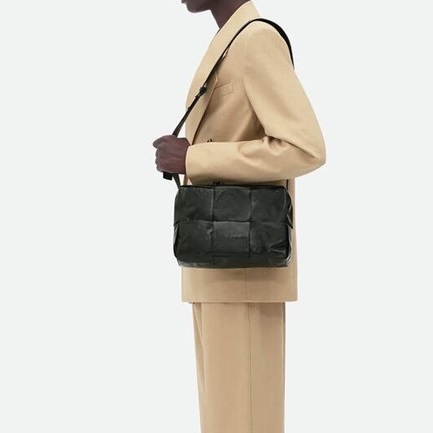 ボッテガヴェネタメンズカセットバッグ-v41