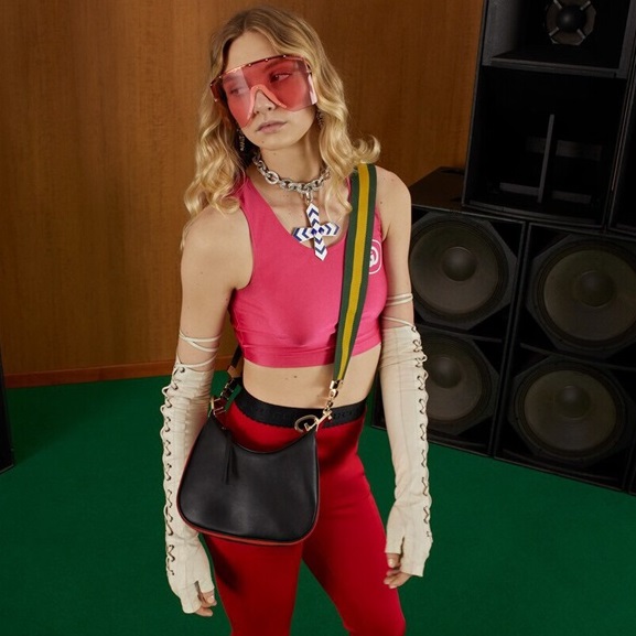 グッチレディースブラッククロスバッグu440