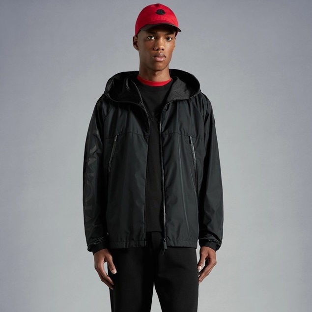 モンクレールメンズブラックカジュアルジャケットo116