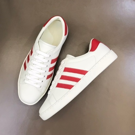 グッチユニセックスホワイトスニーカーu553