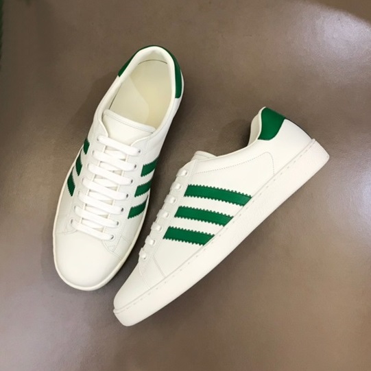 グッチユニセックスホワイトスニーカーu561