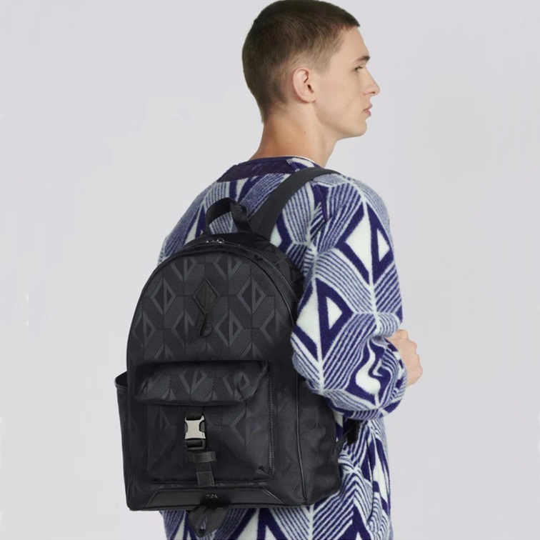 ディオールメンズブラックバックパックi366