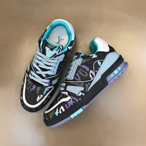 ルイヴィトンメンズブラックスニーカーv738