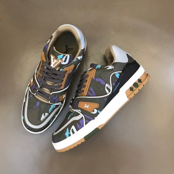 ルイヴィトンメンズブラウンスニーカーv739