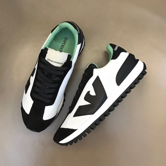 アルマーニメンズクラシックホワイトスニーカーr10