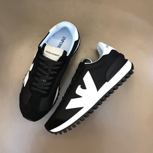 アルマーニメンズクラシックブラックスニーカーr13