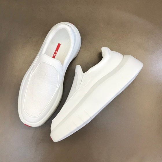 プラダメンズホワイトスニーカーr400