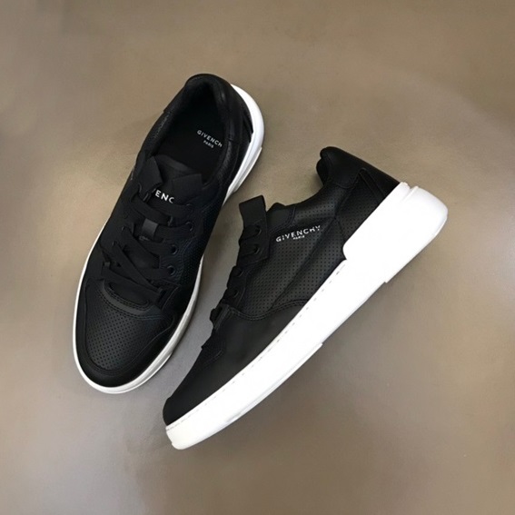 ジバンシィメンズブラックスニーカーi227