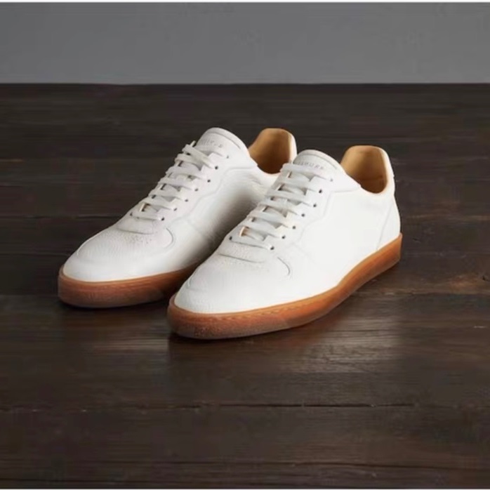 ブルネロクチネリメンズホワイトスニーカーu57