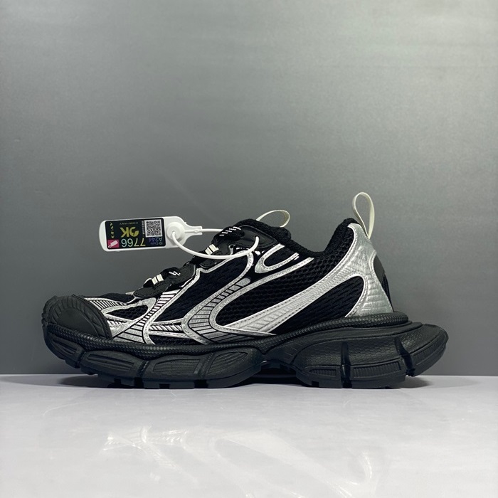 バレンシアガユニセックスブラックブローファーa329