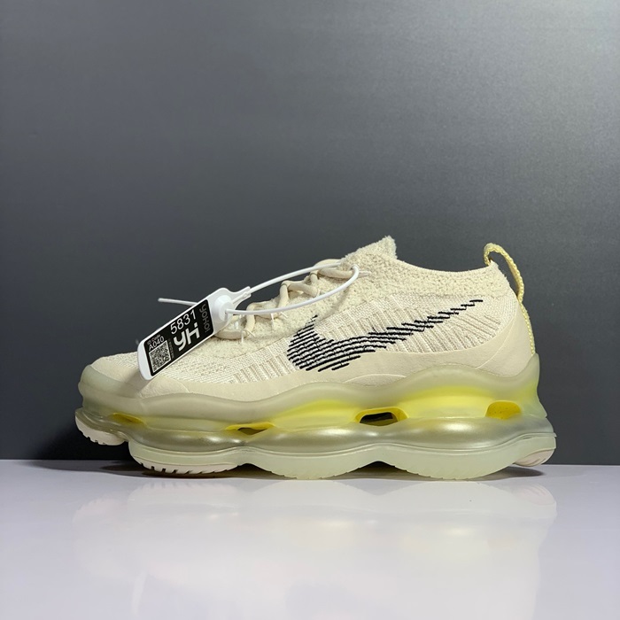 ナイキユニセックスイエロースニーカーk163