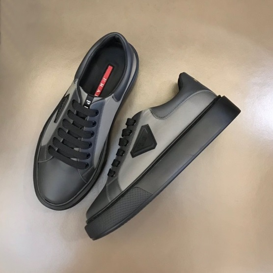 プラダメンズグレースニーカーr416