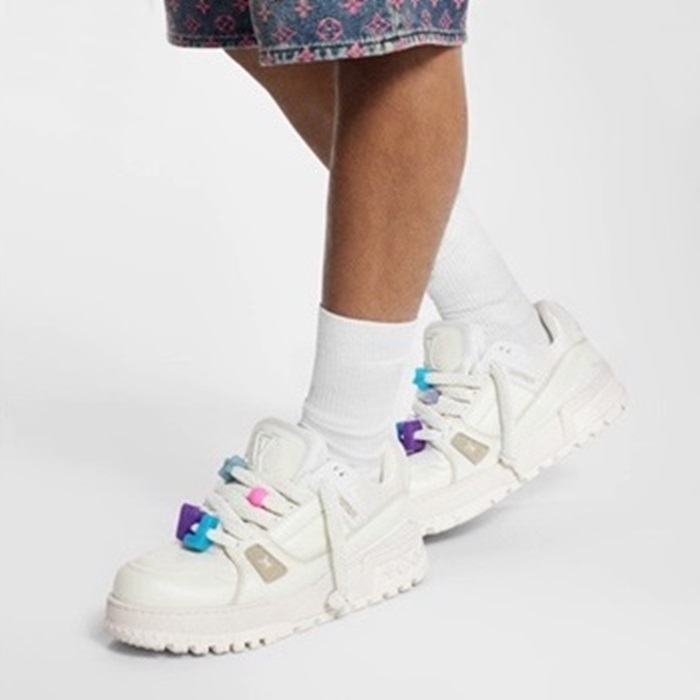 ルイヴィトンユニセックスホワイトスニーカーv803