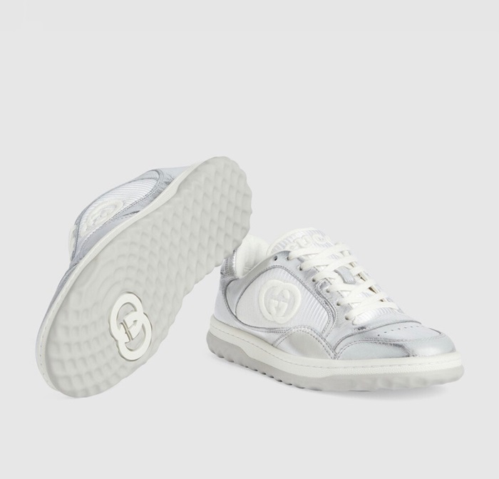 グッチユニセックスシルバースニーカーu604