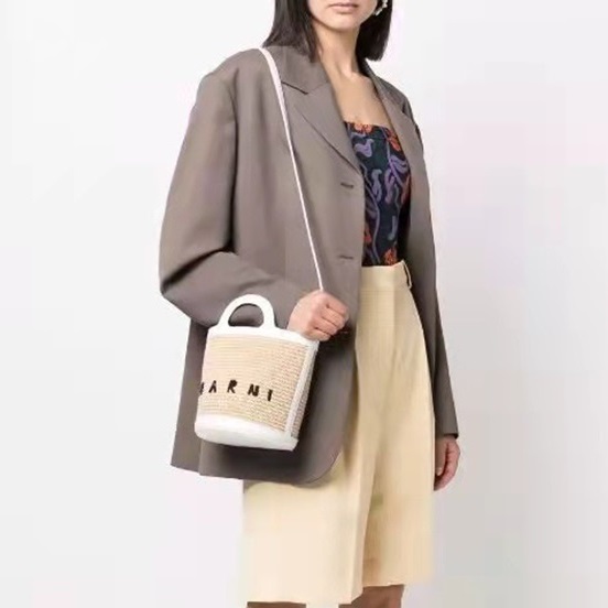 マルニレディースホワイトトートバッグr16