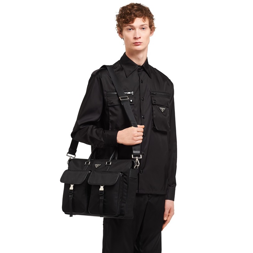 プラダメンズブラッククロスバッグr443