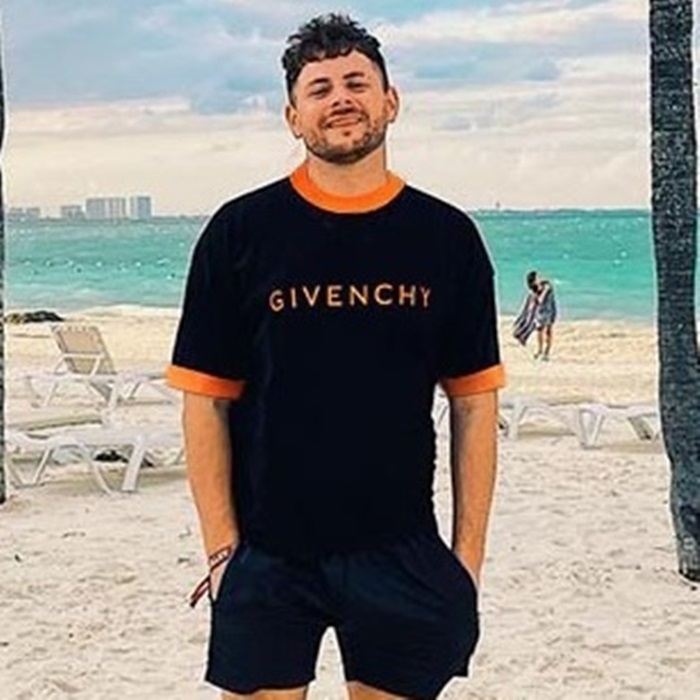 ジバンシィメンズクルーネックブラック半袖Tシャツi237