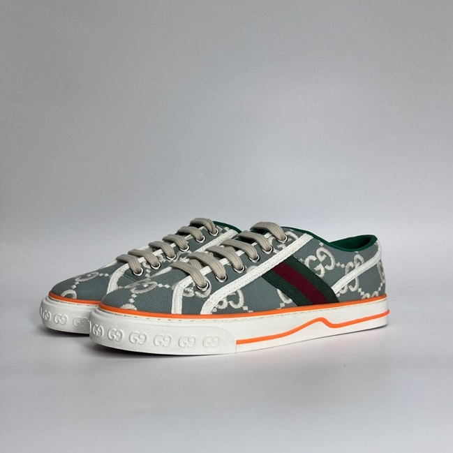 グッチユニセックスグリーンスニーカーu629