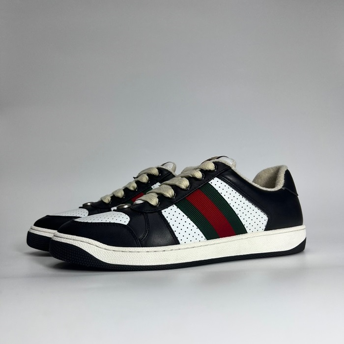 グッチユニセックスブラックスニーカーu631