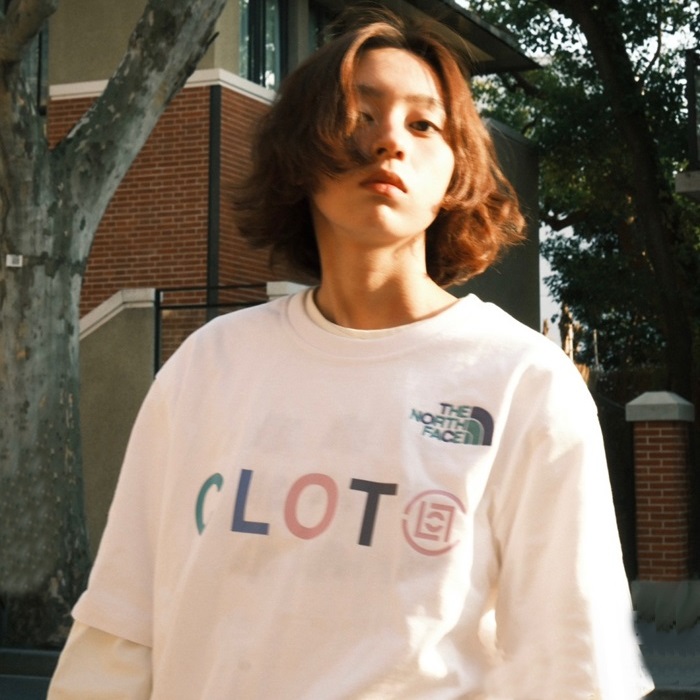 ザノースフェイスユニセックスホワイトクルーネック半袖Tシャツr307