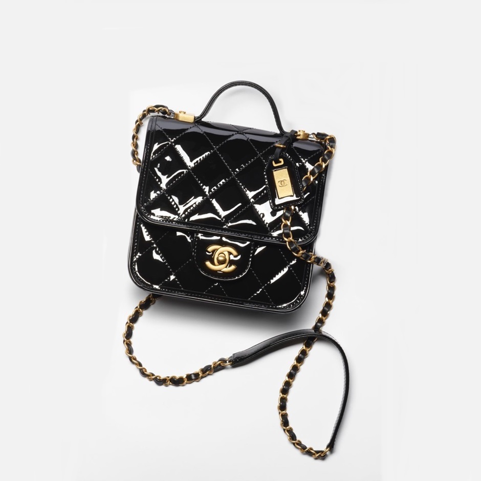 シャネルレディースブラックミニバッグh102