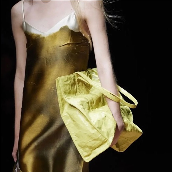 プラダレディースイエローショルダーバッグr470