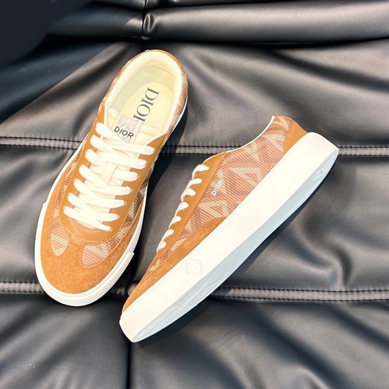 ディオールメンズキャメルスニーカーi451