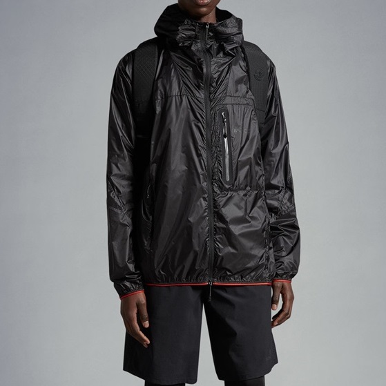 モンクレールメンズブラックジャケットo125