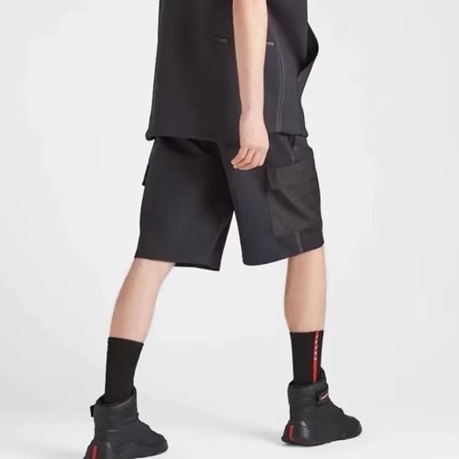プラダメンズカジュアルブラックショートパンツi500