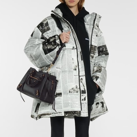 バレンシアガレディースブラックノエクラシックa397