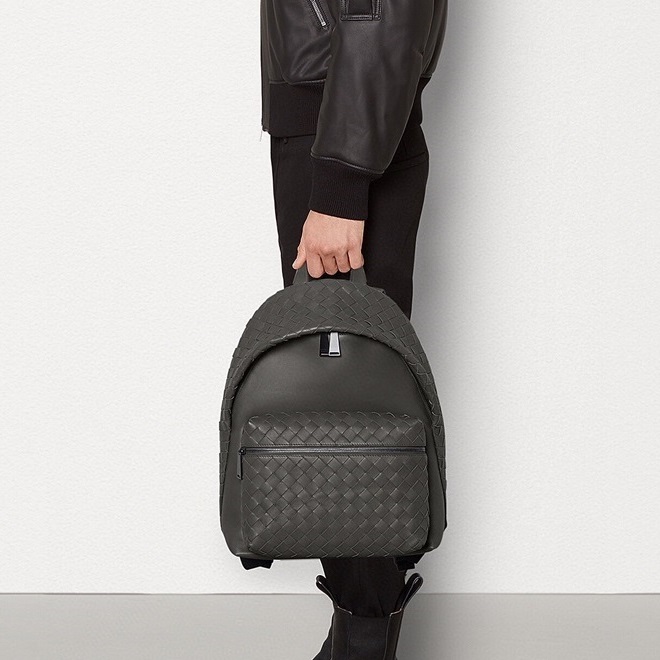 ボッテガヴェネタメンズクラシックグレーバックパックv76
