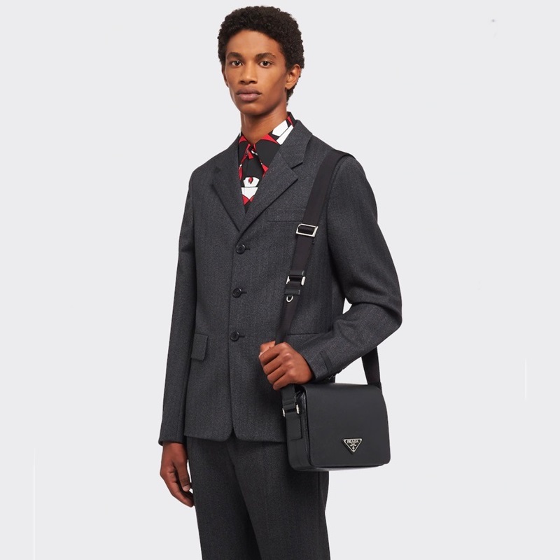 プラダメンズブラッククロスバッグr532