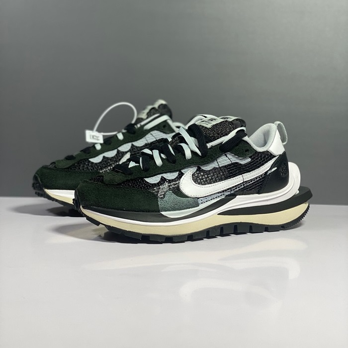 ナイキユニセックスブラックサカイワッフルk173