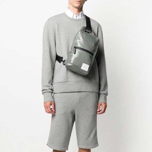 トムブラウンメンズクラシックグレーショートパンツh62