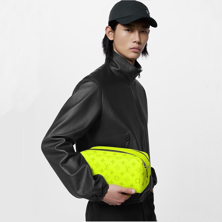 ルイヴィトンメンズグリーンパウチv1217