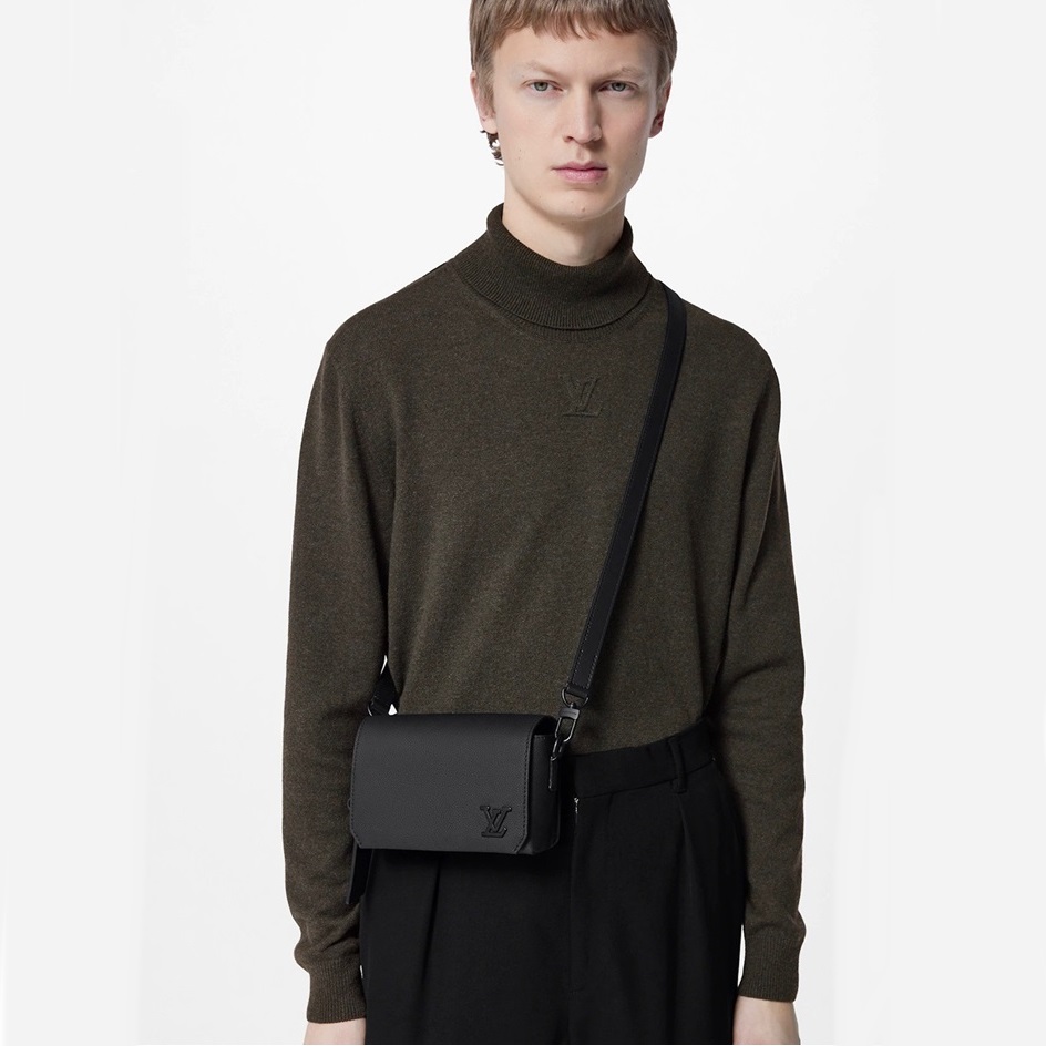 ルイヴィトンメンズブラックフリップバッグv1346