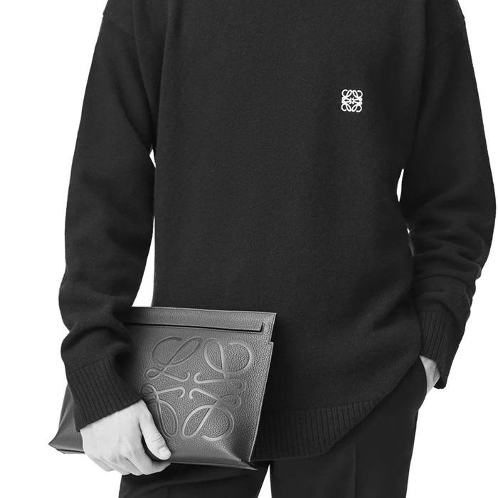 ロエベメンズネイビーハンドバッグe748