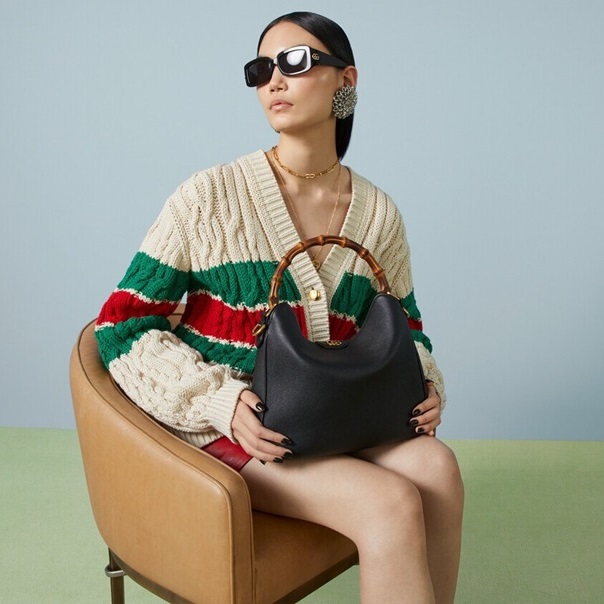 グッチレディースブラックダイアナトートバッグu822