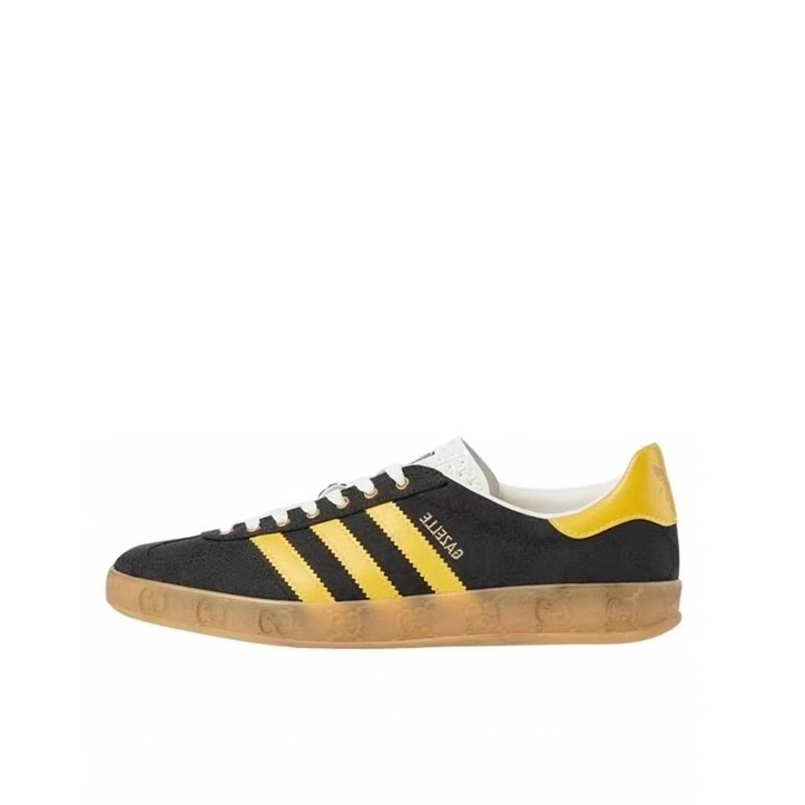 グッチユニセックスブラックスニーカーu842