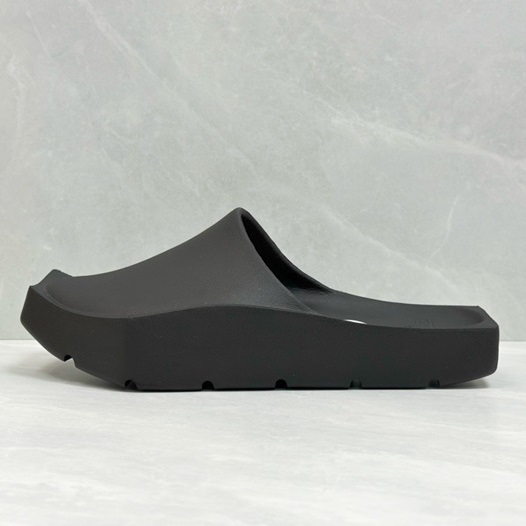 ジョーダンユニセックスブラックスリッパr01