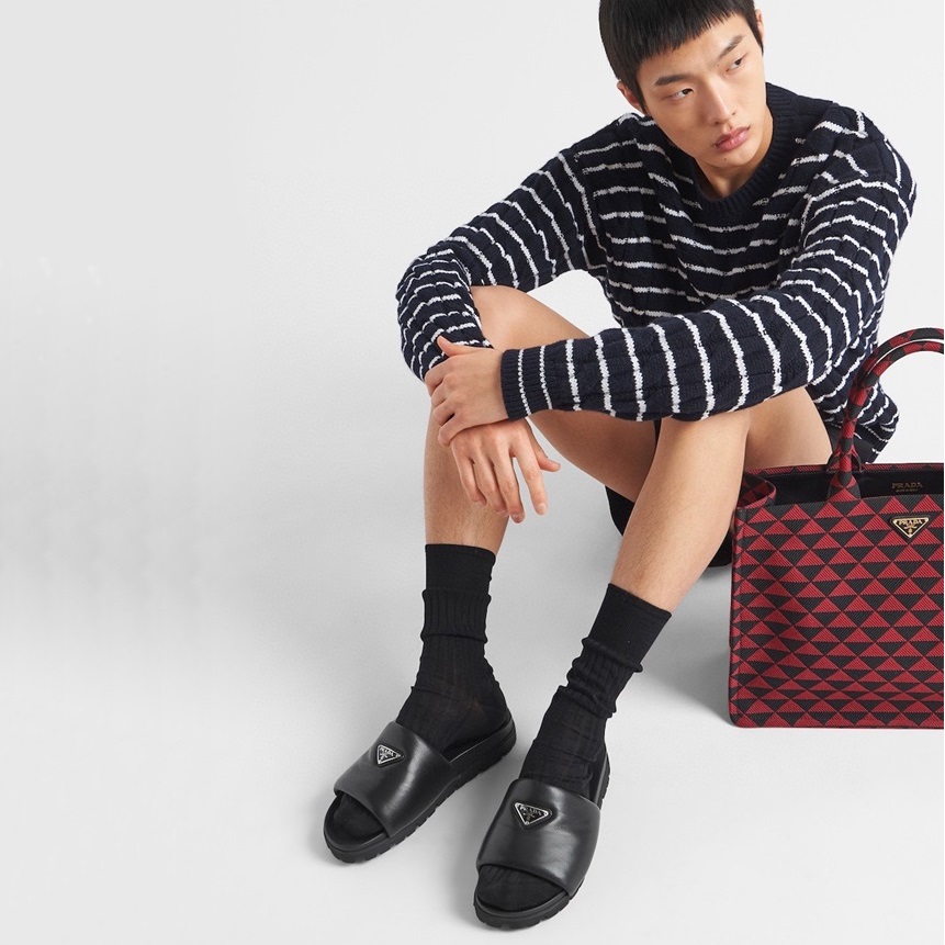 プラダメンズブラックスリッパr622